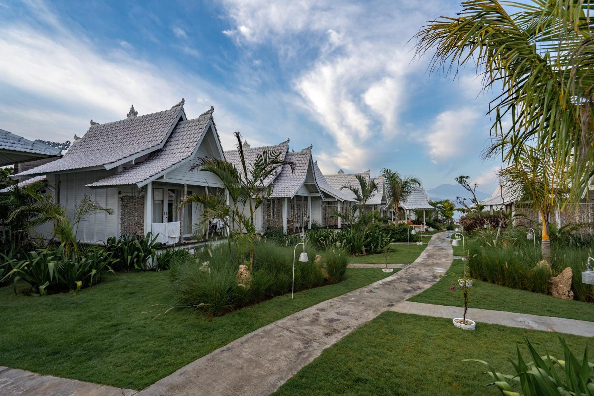 Paus Putih Hotel Nusa Lembongan  Exterior photo