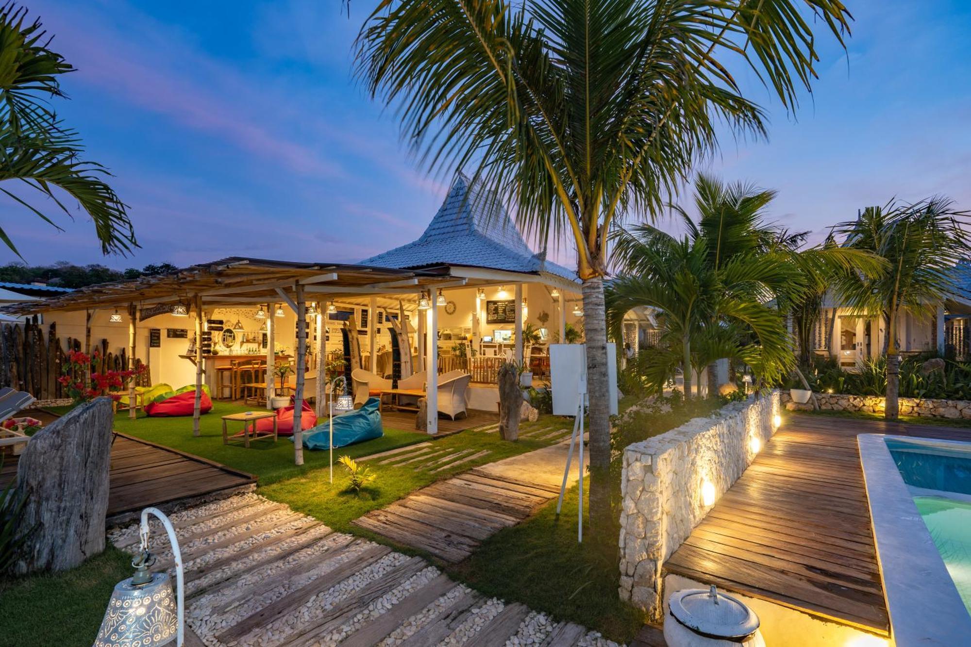 Paus Putih Hotel Nusa Lembongan  Exterior photo