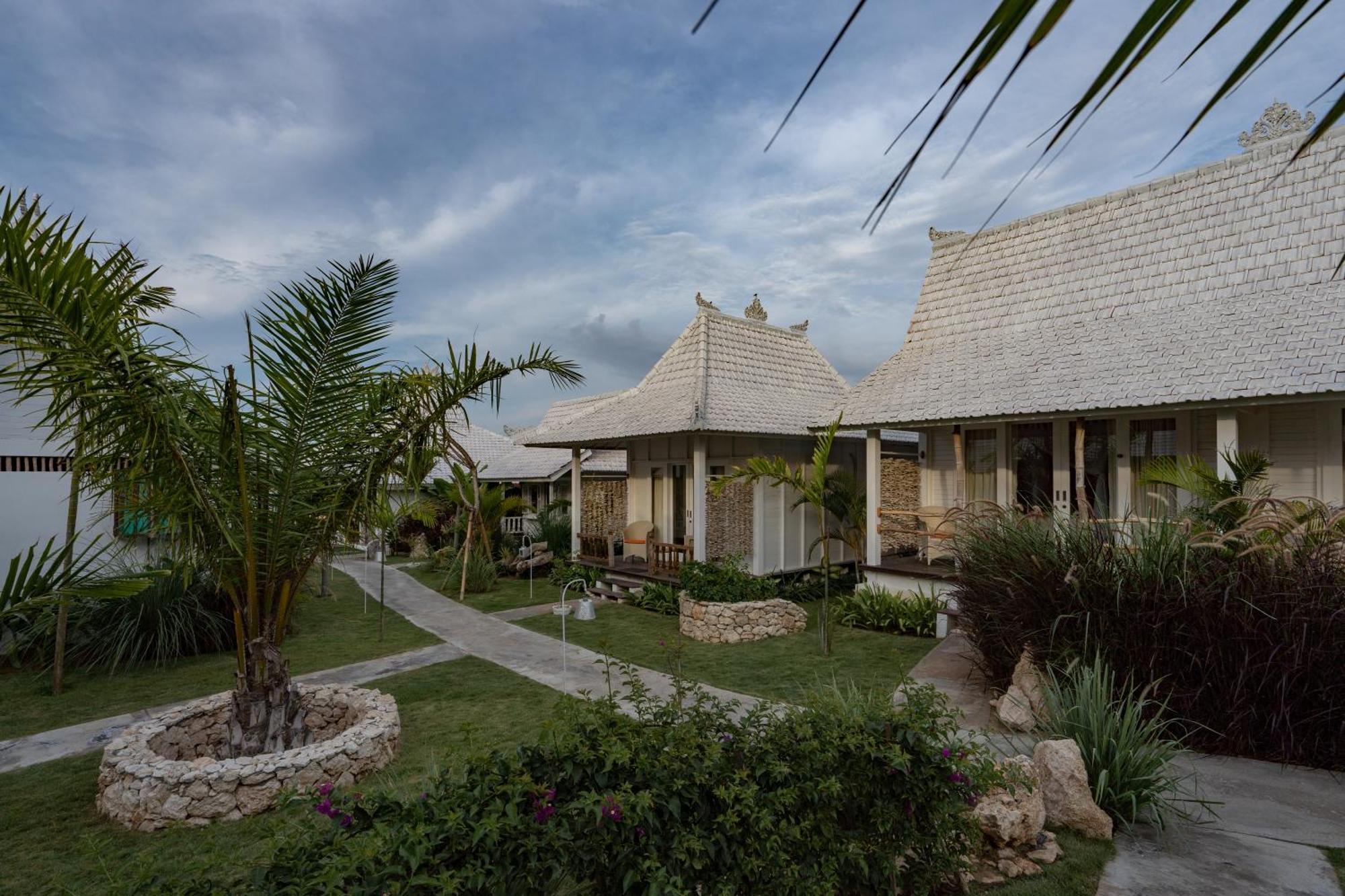 Paus Putih Hotel Nusa Lembongan  Exterior photo