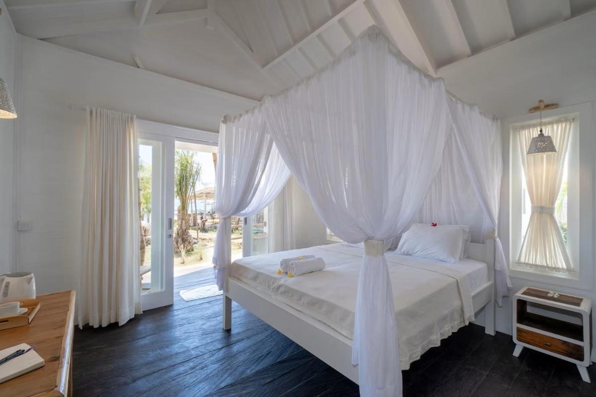 Paus Putih Hotel Nusa Lembongan  Exterior photo